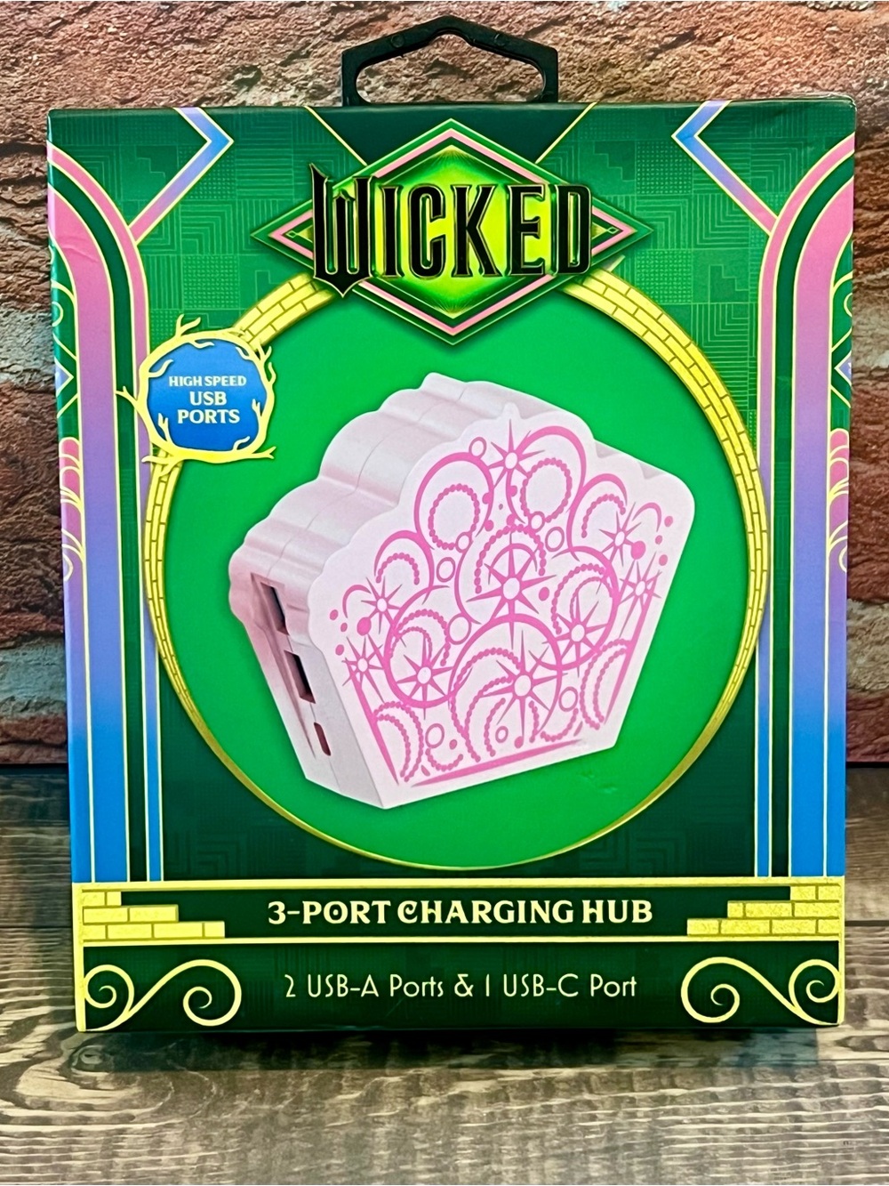 Wicked 3-Port USB Charging Hub Pink Glinda - Picture 2 of 3